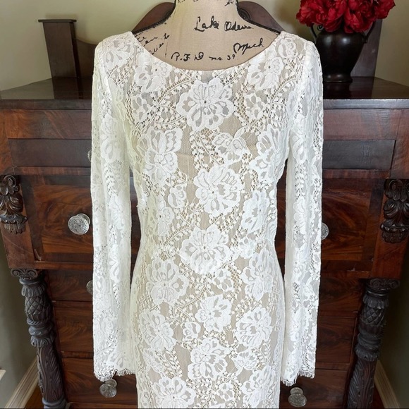 By Watters NWT Lace Long Sleeve Wedding Dress 10 - Picture 8 of 13